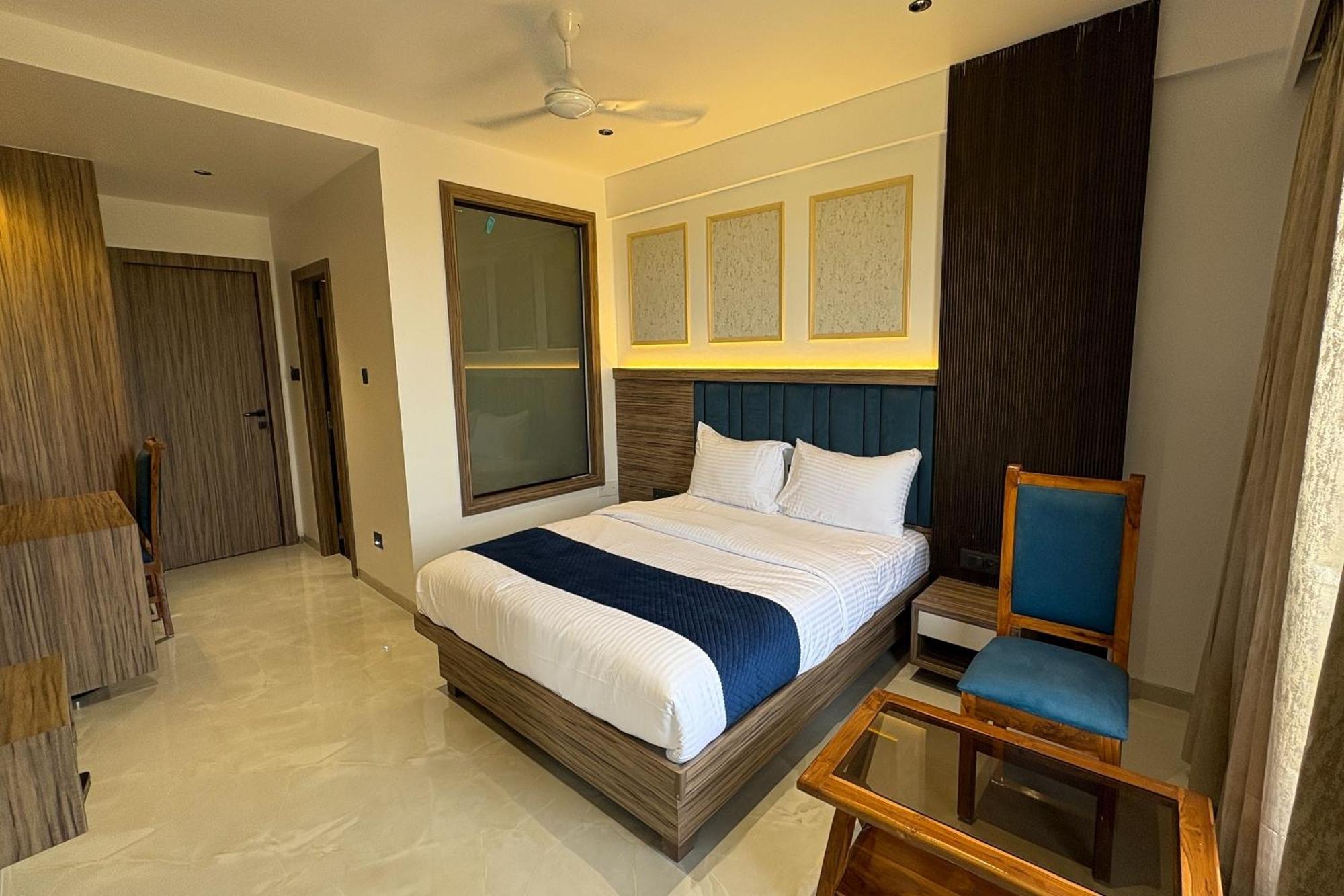 Hotel Kushala Grand, Dombivali Mangrul ภายนอก รูปภาพ