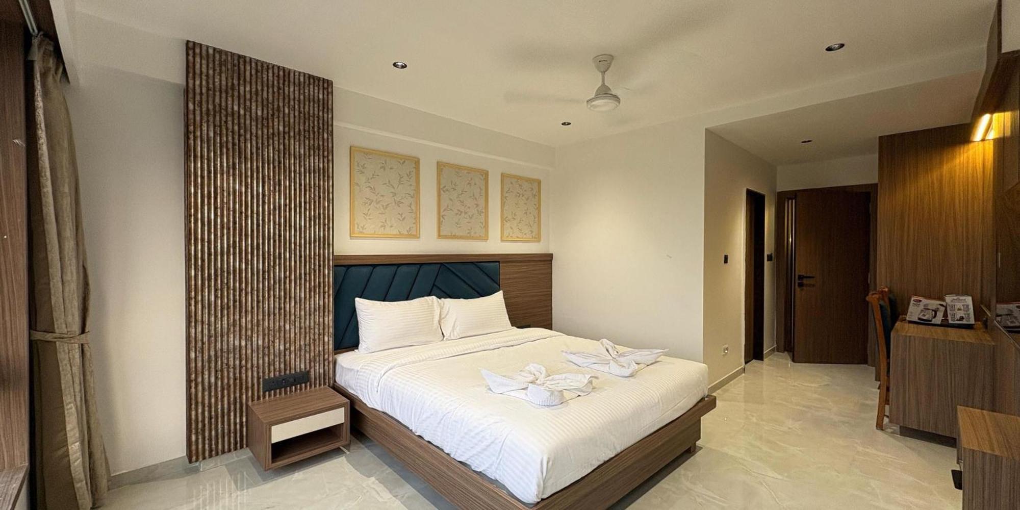 Hotel Kushala Grand, Dombivali Mangrul ภายนอก รูปภาพ
