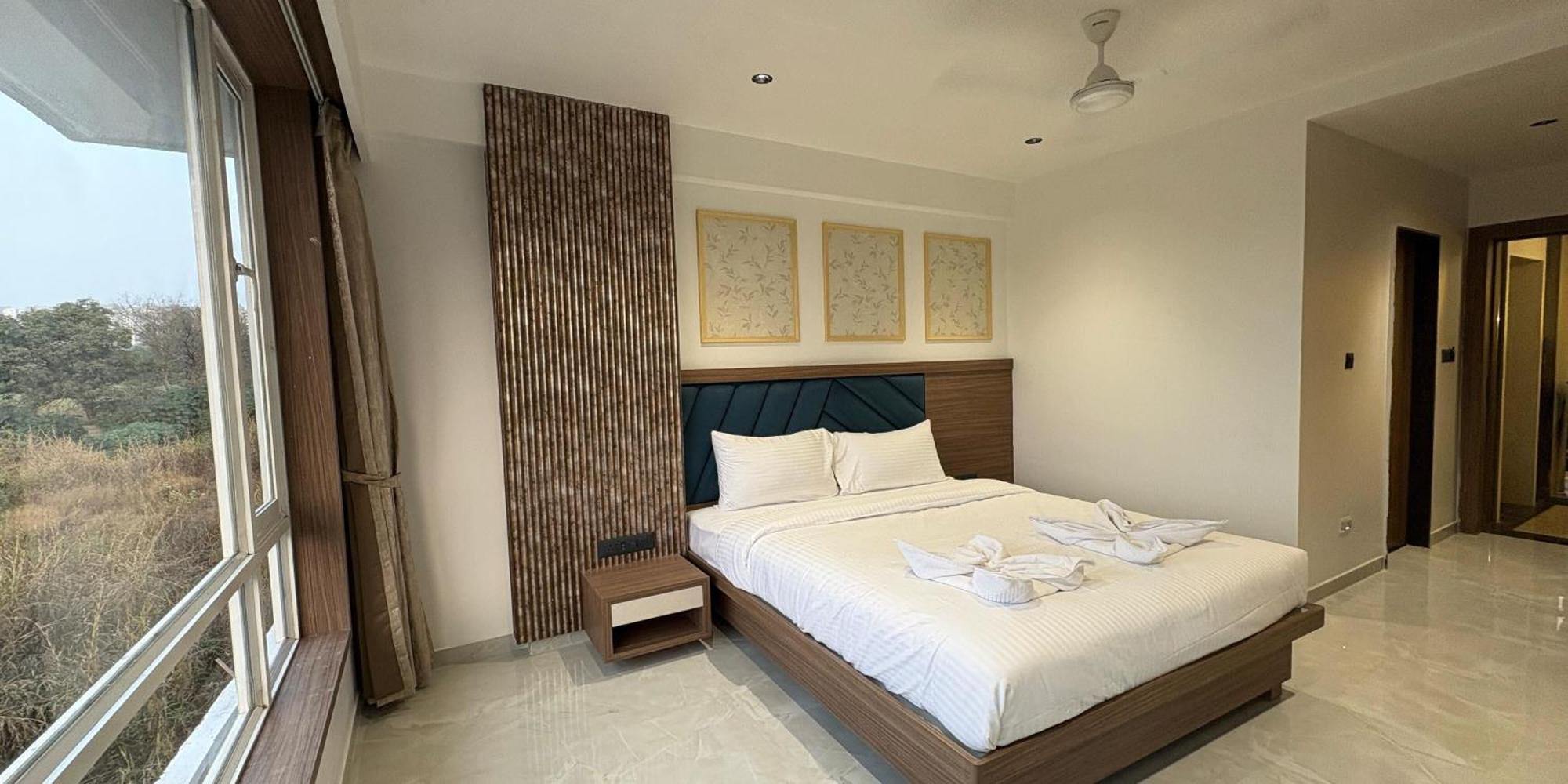 Hotel Kushala Grand, Dombivali Mangrul ภายนอก รูปภาพ